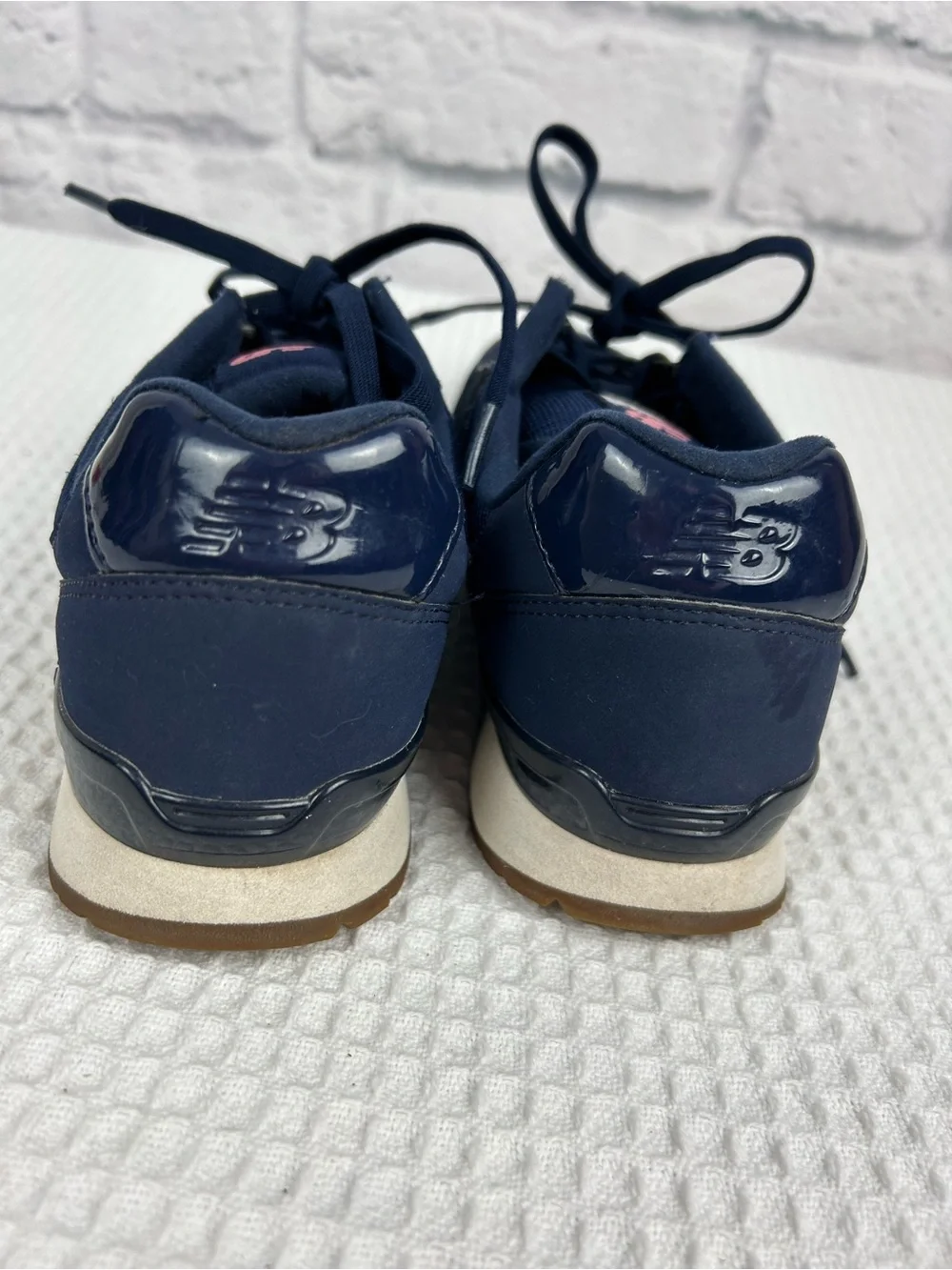 New Balance 696 WL696TC Navy Blue Lifestyle Sneakers Lace Up Women’s Size 9